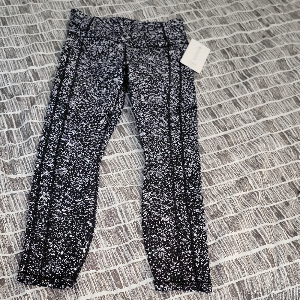 Athleta  Uktimate Stash 7/8 Monochrome Speckled Leggings